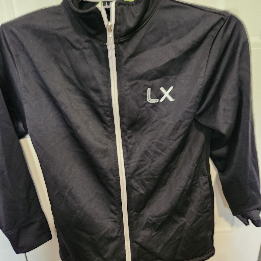 LUX - Picture 2 of 3